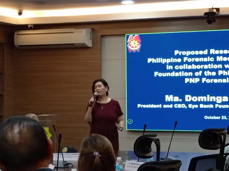 Dra. Dominga B. Padilla presenting the proposed research in collaboration with the Eye Bank Foundation